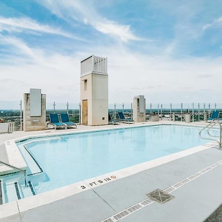 Frontdesk Skyhouse Apts Uptown Charlotte Apartment Exterior photo