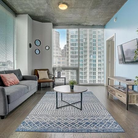Frontdesk Skyhouse Apts Uptown Charlotte Apartment Room photo