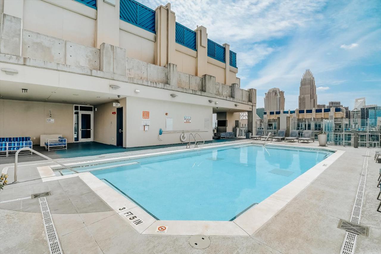 Frontdesk Skyhouse Apts Uptown Charlotte Apartment Exterior photo