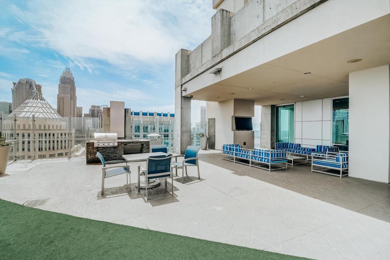 Frontdesk Skyhouse Apts Uptown Charlotte Apartment Exterior photo