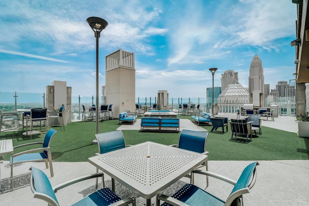 Frontdesk Skyhouse Apts Uptown Charlotte Apartment Exterior photo