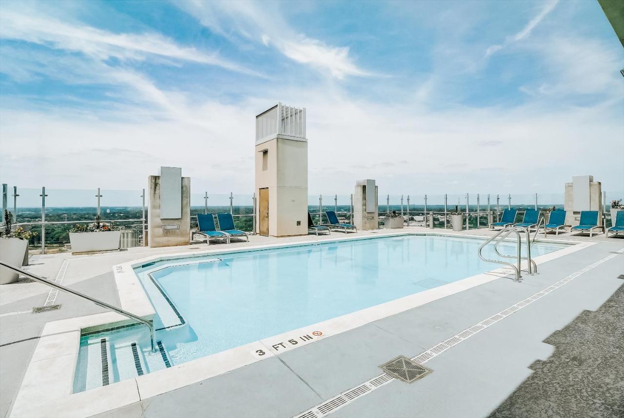 Frontdesk Skyhouse Apts Uptown Charlotte Apartment Exterior photo