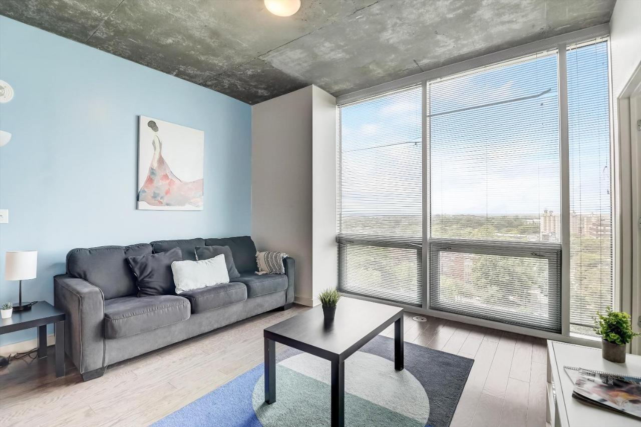 Frontdesk Skyhouse Apts Uptown Charlotte Apartment Room photo